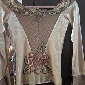 Save The Queen Elegant Beige CrsVelvet Women's Top